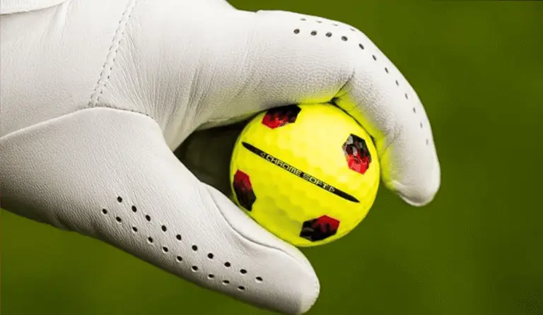 Callaway Chrome Soft golf balls are made by Callaway, a big name in golf. These balls are made for golfers who want good control and soft feel. They are popular among many players, from beginners to pros.